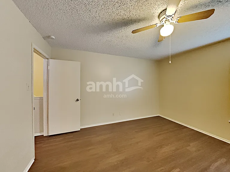 8010 Manderly Pl — Photo 15