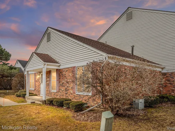 35550 Stillmeadow Ln, Clinton Township, MI 48035