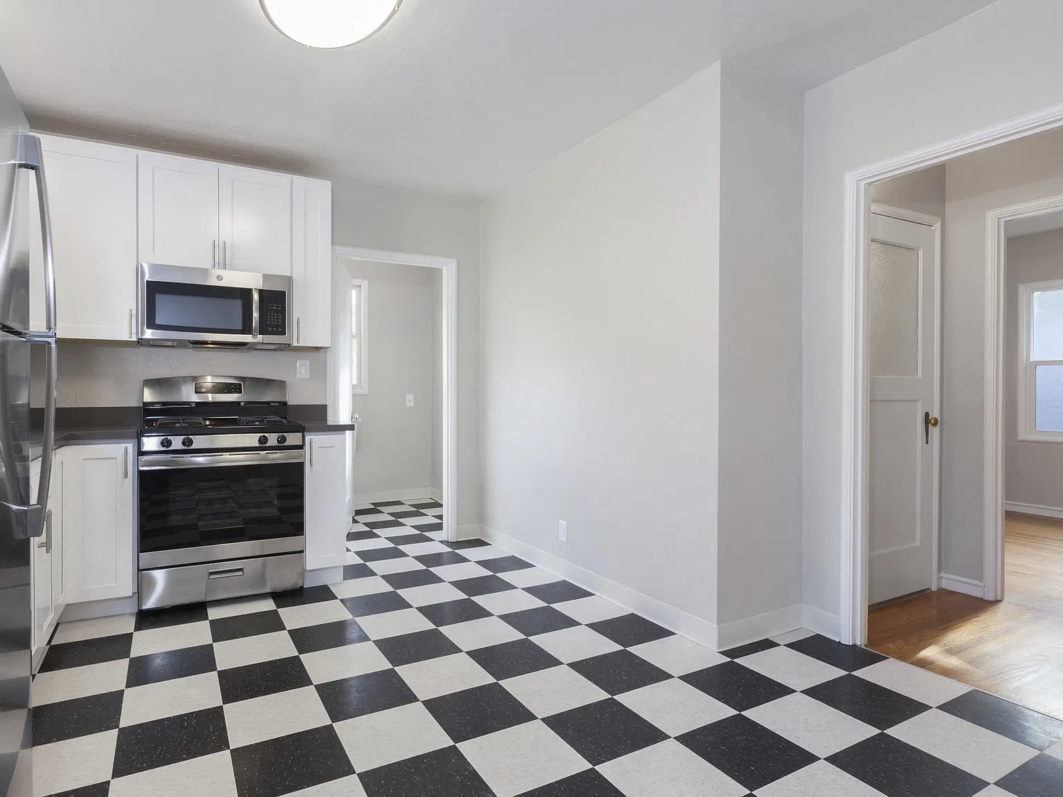 Cecelia Court Apartments — Photo 3