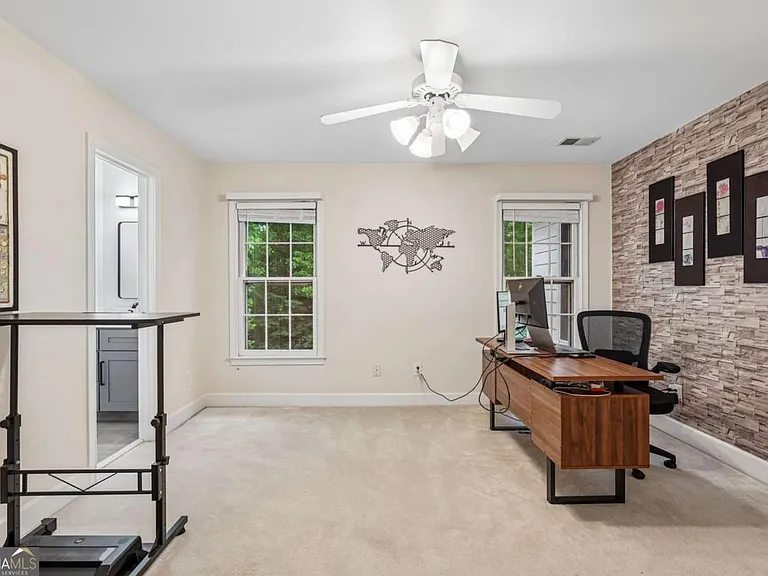 3302 Greencastle Way NE — Photo 33