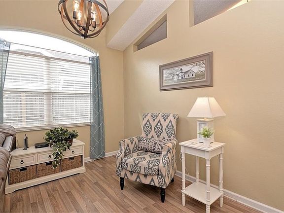 5th image of 2044 Lacey Oak Dr