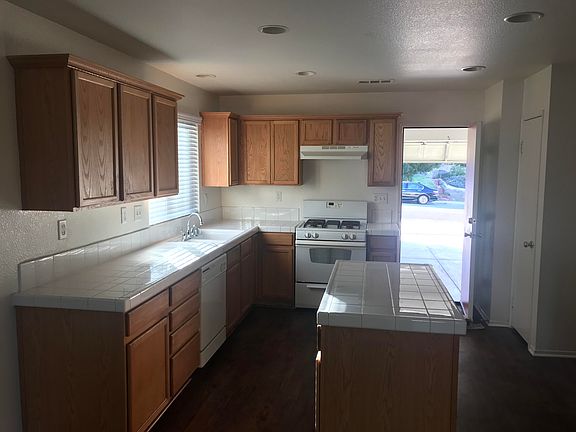 3rd image of 36718 Arbolada Ln