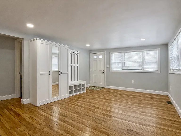 70 Seminole Ave — Photo 4