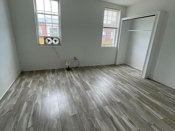 4th image of 2610 S Franklin St