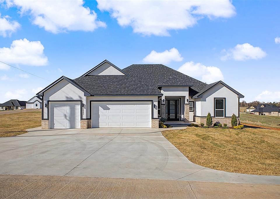 1st image of 2440 Canyon Cir