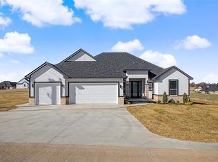 2440 Canyon Cir, Blanchard, OK 73010