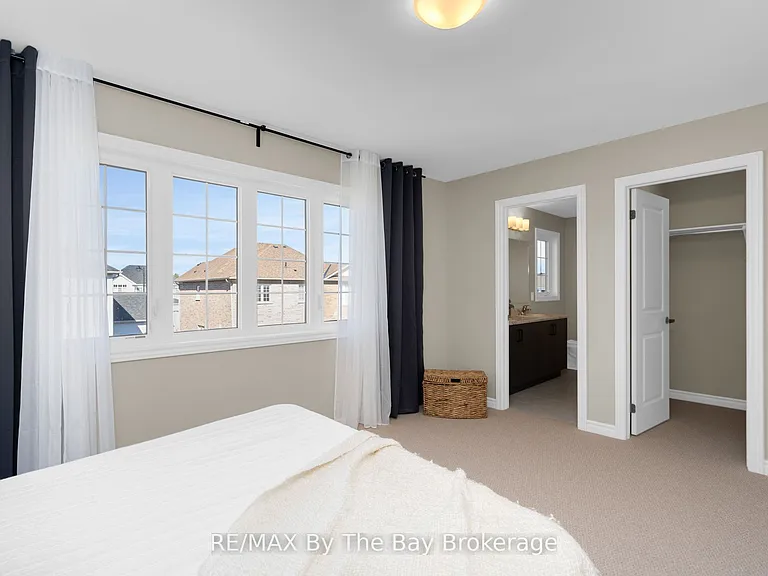 214 Cubitt St — Photo 20