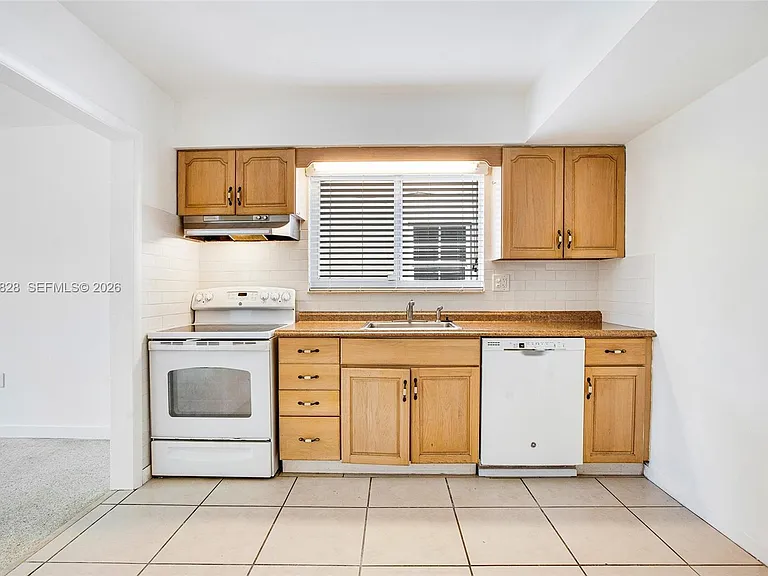 9372 Abbott Ave — Photo 8