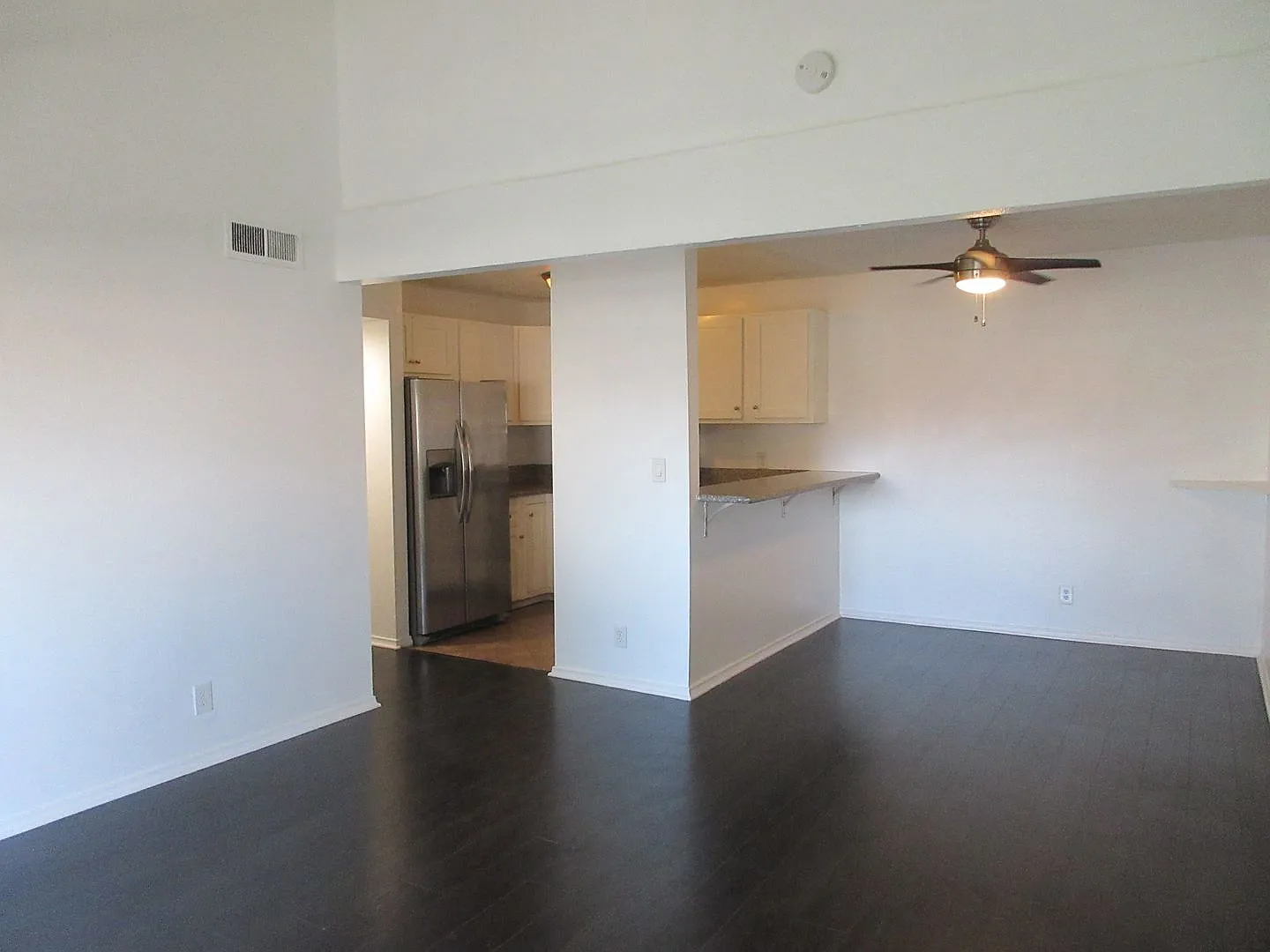 Duggan Property Management, Inc presents, Granada Hills Condo on Woodley. — Photo 3