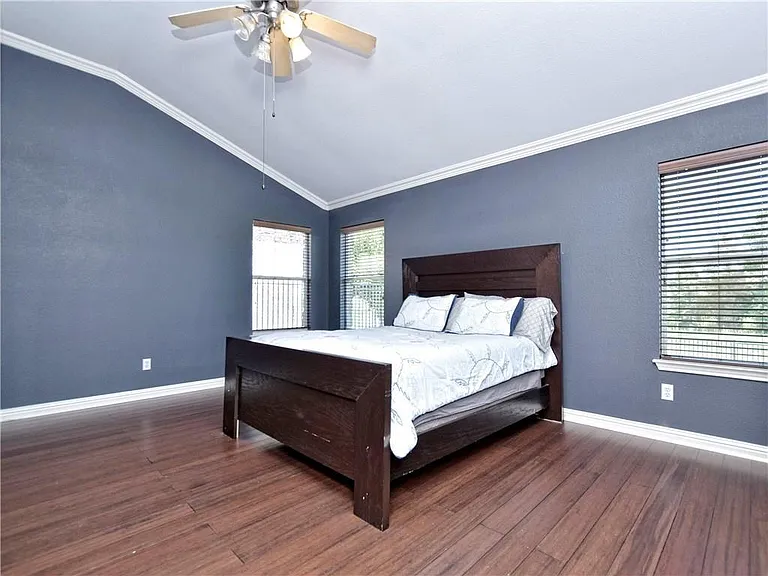 1802 Greenside Trl — Photo 9