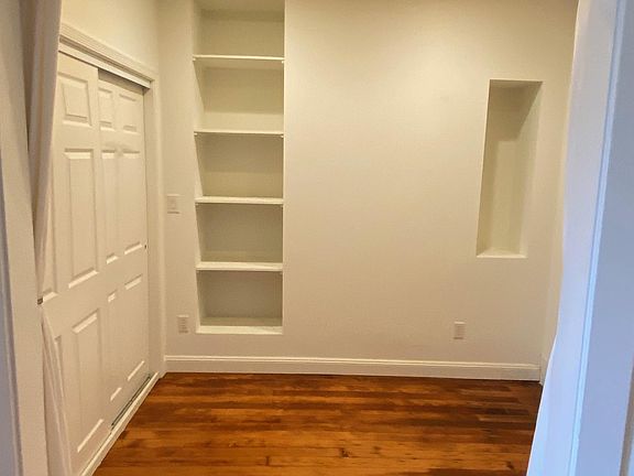 4th image of 1219 Waller St