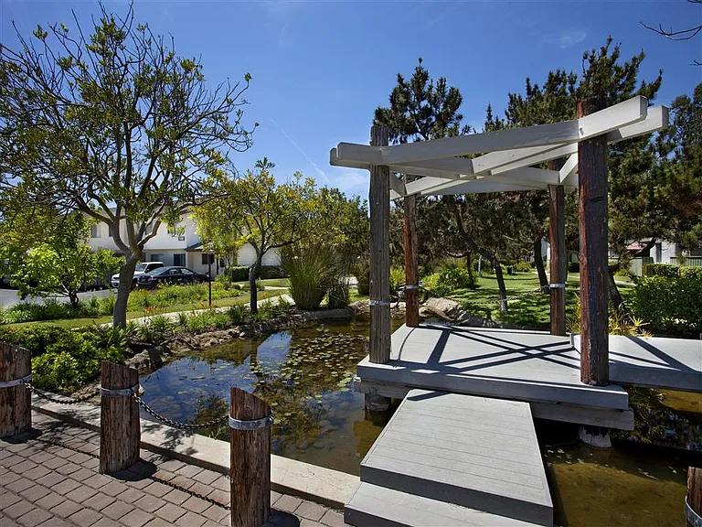Pacific Oaks — Photo 21