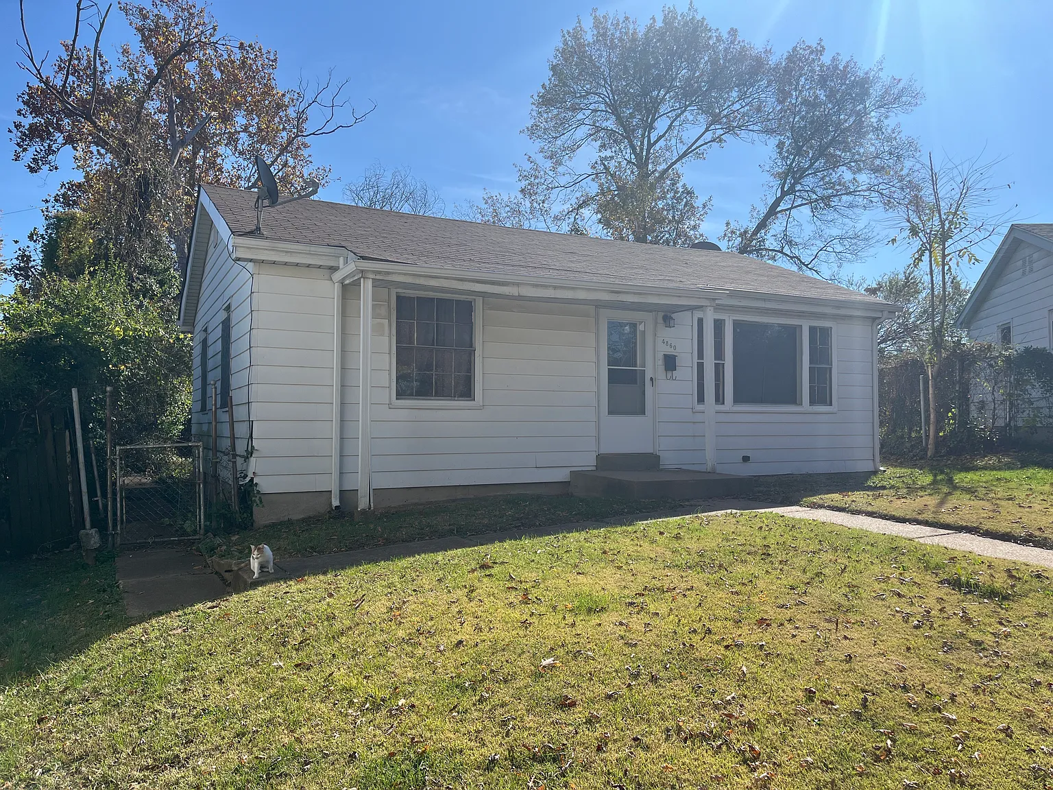 Spacious 2 Bedroom — Photo 3