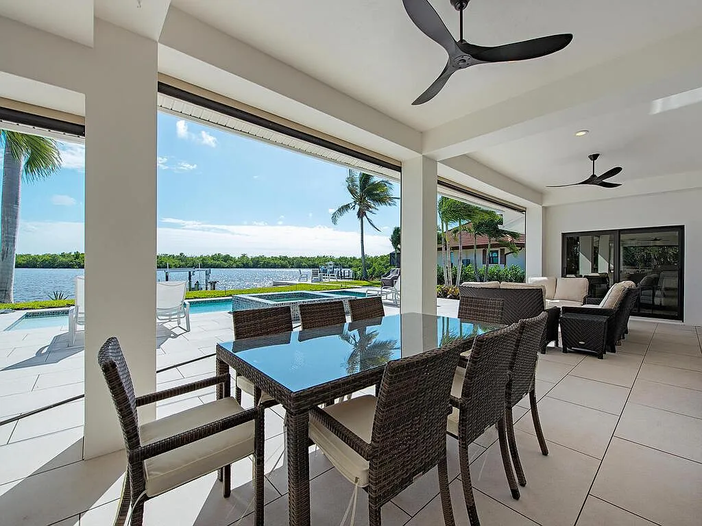 5 bed, 3338 sqft, $40,000 — Photo 4