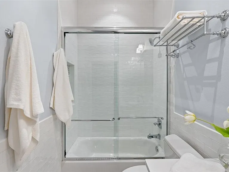 1801 Alta Vista Ave #C — Photo 25