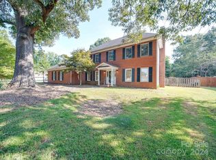 14307 Phillips Rd, Matthews, NC 28105