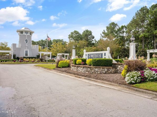 325 Spicer Lake Drive, Holly Ridge, NC 28445