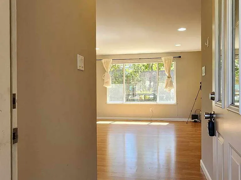 16811 NE 32nd St — Photo 7