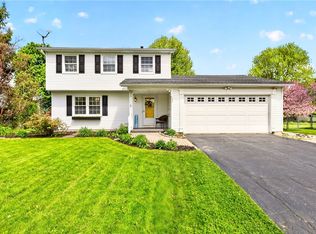 139 Heather Dale Cir, Henrietta, NY 14467