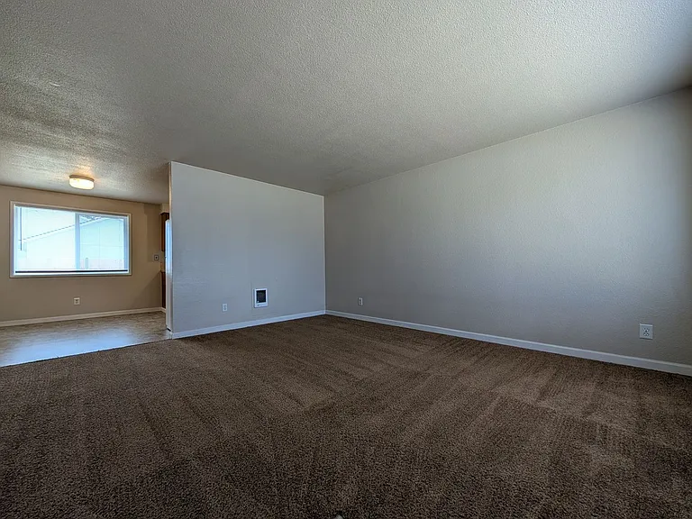 98 Stults Ave — Photo 8