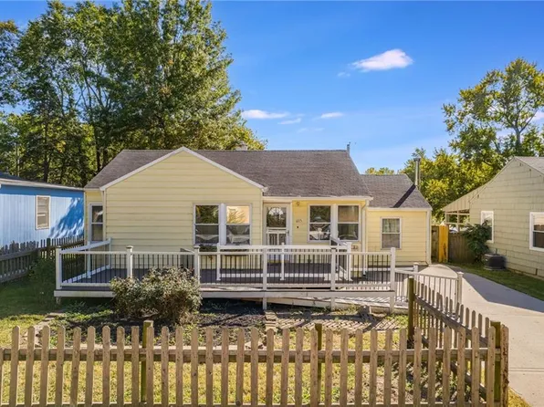 1215 NE 43rd Ter, Kansas City, MO 64116