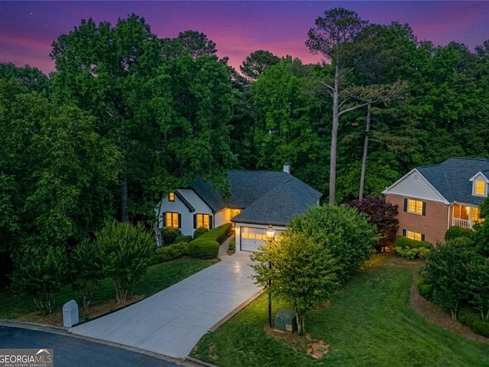 1st image of 1190 Saint Ives Ct