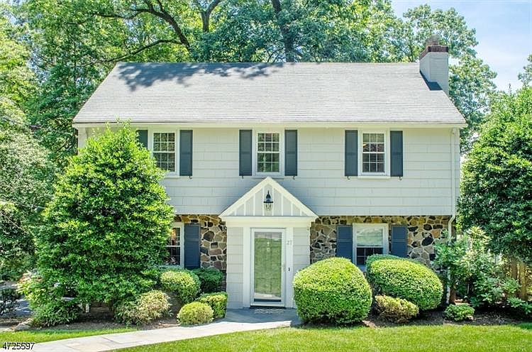 1st image of 27 Crestwood Dr