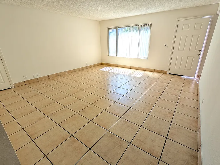 922 W Olive Ave #A — Photo 5