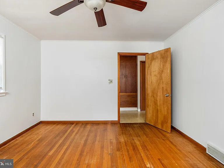 4 Pierson Pl #B — Photo 12