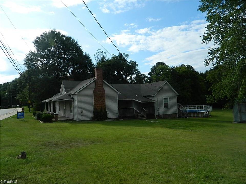 1st image of 313 E Main St