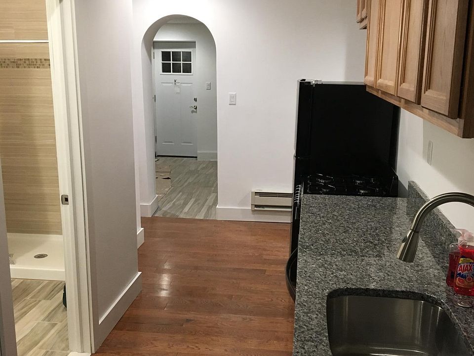 Kitchen/Bath, Leading into bedroom