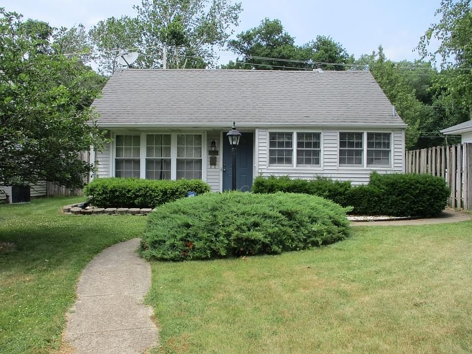 1st image of 409 W Angela Blvd