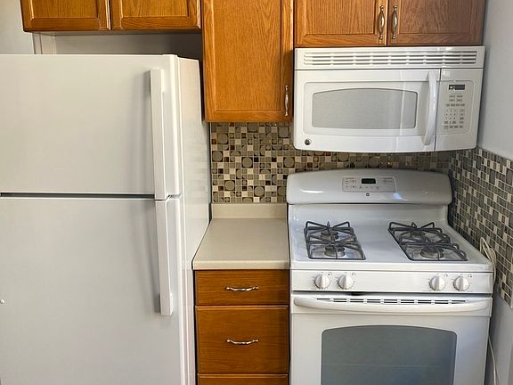 3rd image of 30-24 33rd St #3R