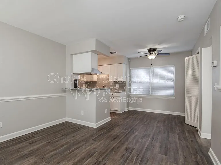 406 W 9th St #203 — Photo 4
