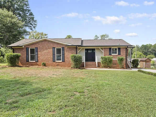 107 Donegal Dr, Greenwood, SC 29646