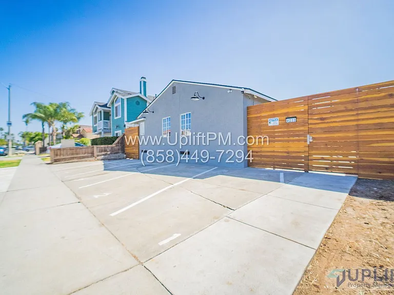 4235 Swift Ave — Photo 3