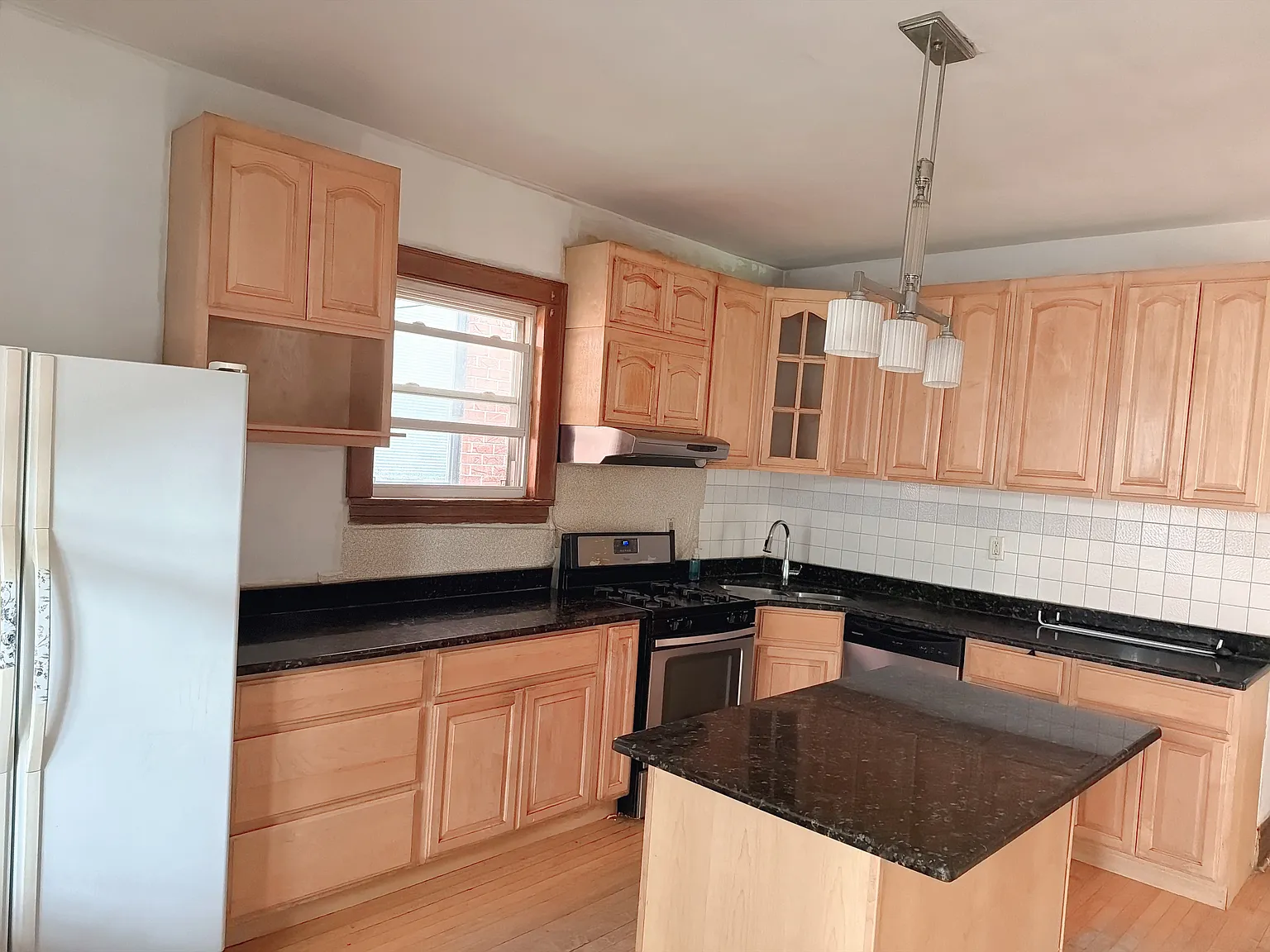 7416 W 61st Pl — Photo 4