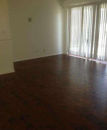 4th image of 1134 Broad Ave APT B