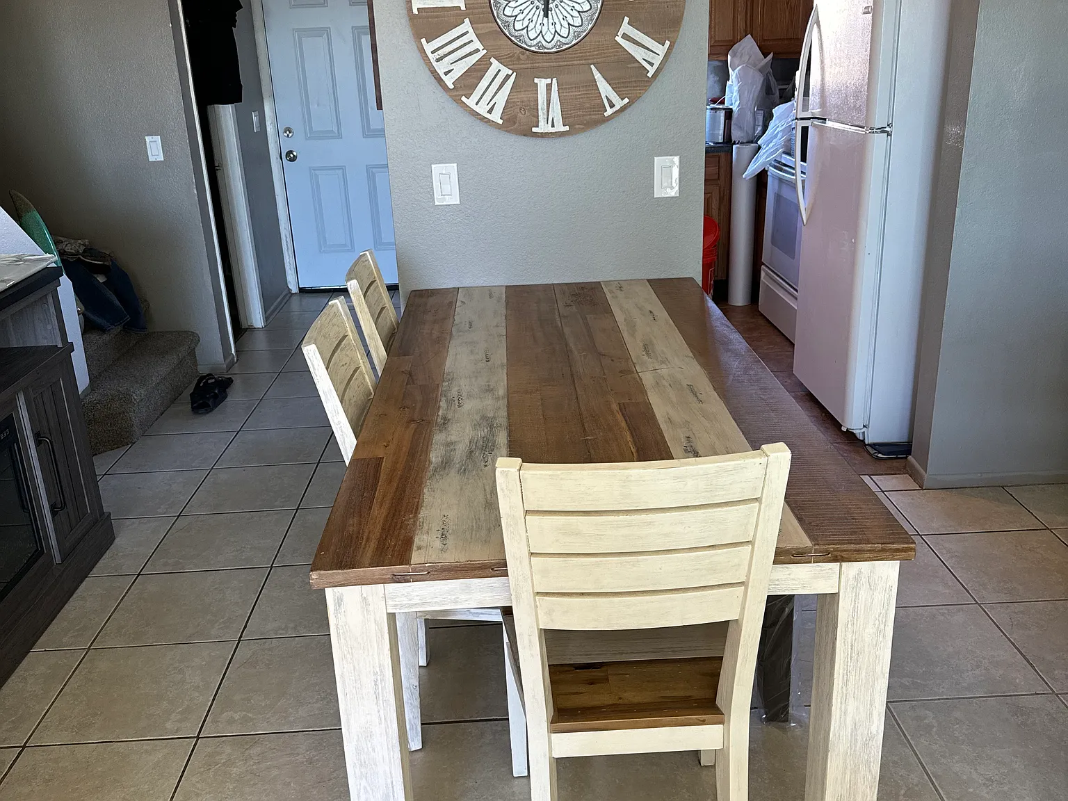 2383 S Apache Dr — Photo 4