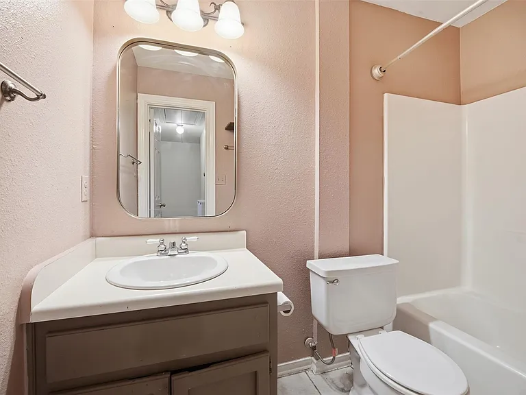 1104 Franklin Dr — Photo 18