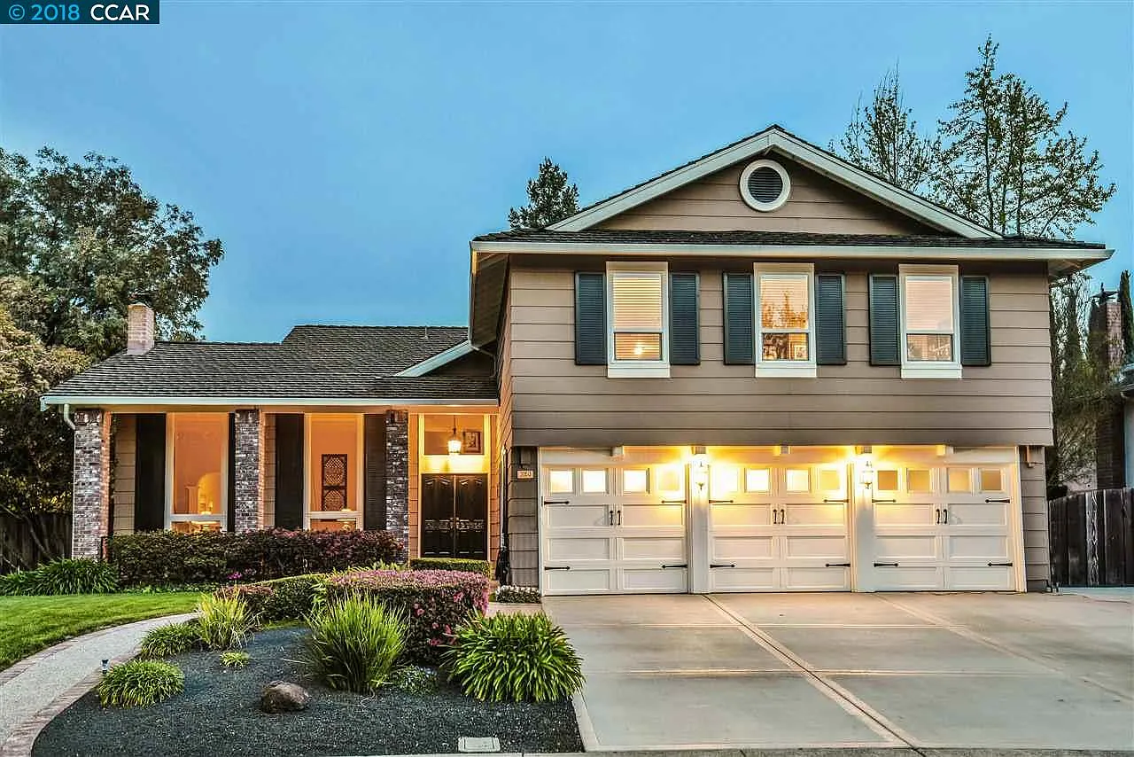 3050 Ascot Dr photo 1