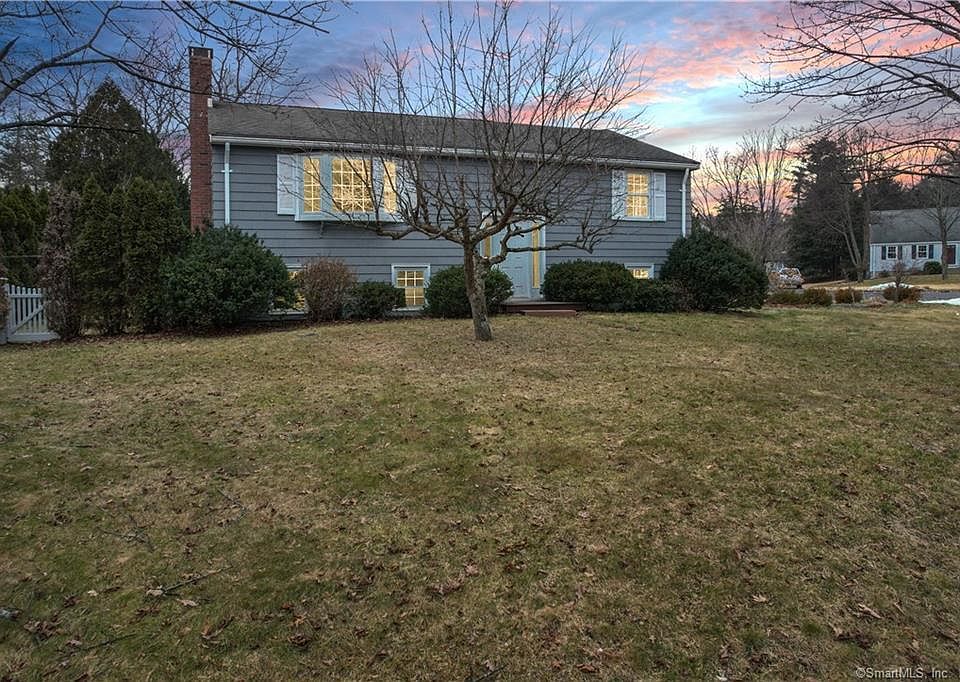 1st image of 7 Rosewood Drive
