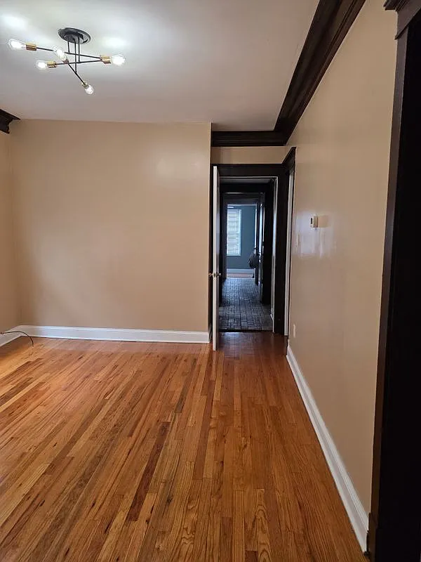 3 bed, 1.0 bath, 1500 sqft, $1,700 — Photo 3