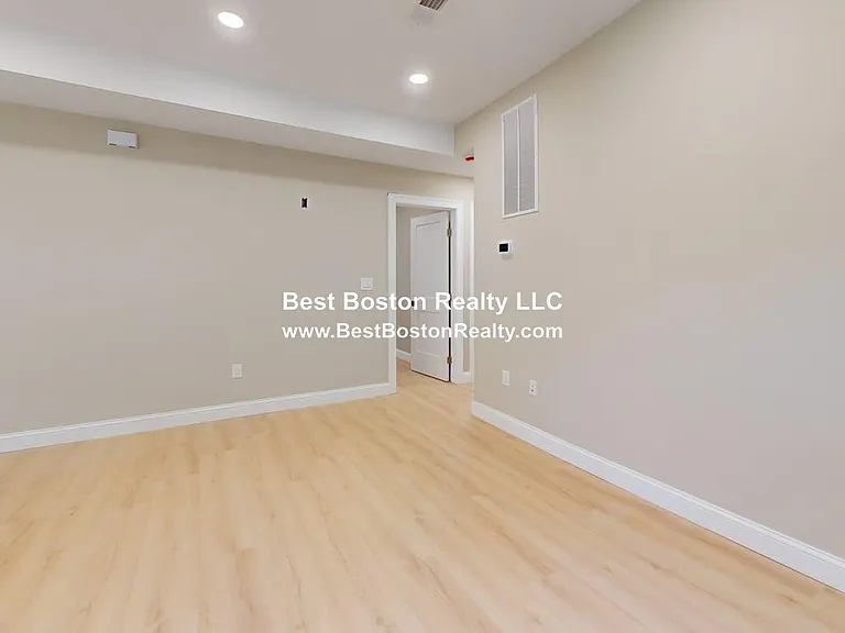 231 Highland Ave #2 — Photo 10