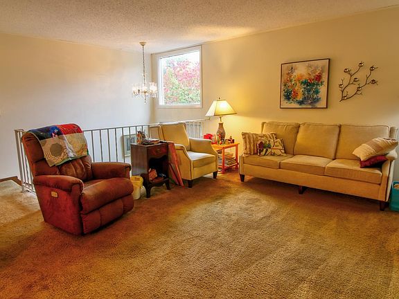 3rd image of 2721 Terraceview Ln N