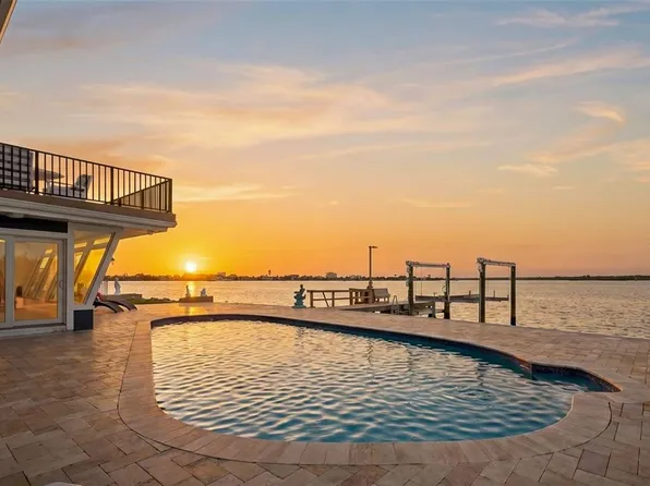 16123 6th St E, Redington Beach, FL 33708