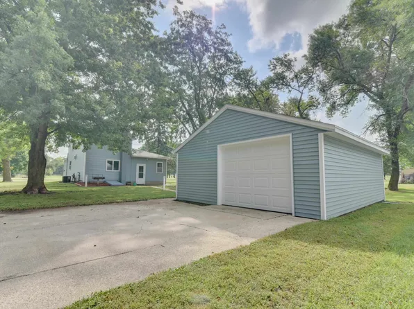 501 S Wilson Ave, Graettinger, IA 51342