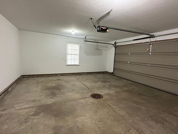 3rd image of 8940 Emily Ct