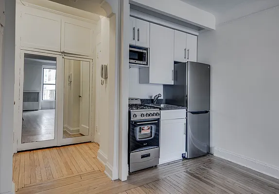 Rented by Brown Harris Stevens | media 6