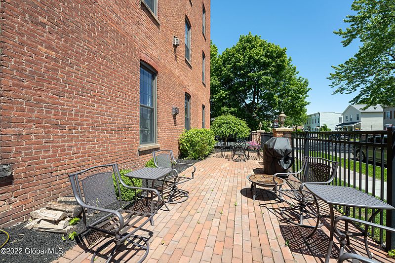 4th image of 387 3rd Avenue APT 301